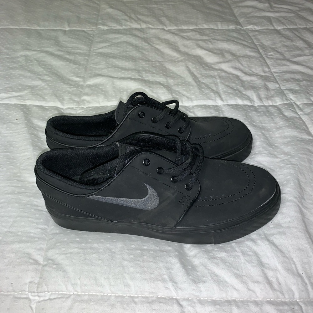 Black youth size Nikes